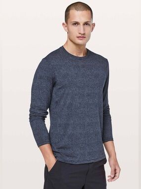 Lululemon Men’s In Mind Long Sleeve Shirt - Heathered True Navy size Large/XL